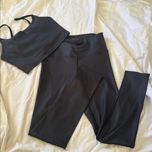 Carbon38 Ribbed Set - Bra & Black Leggings - M